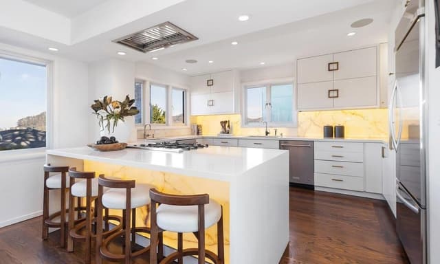 Bedroom listing photo